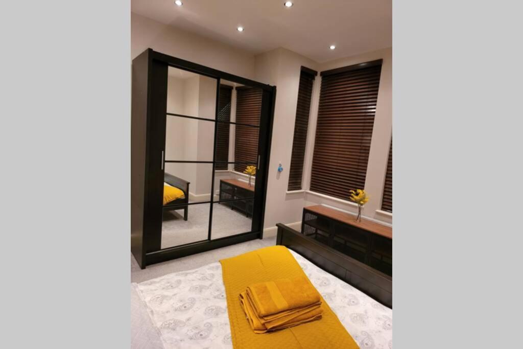 Contemporary 3 Bed Apartment In Hendon Central. المظهر الخارجي الصورة